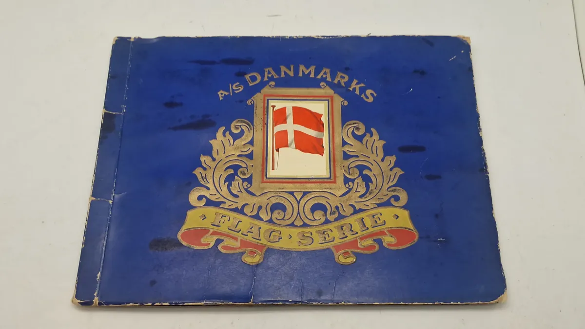 A/S Danmarks flag serie. Original (bemærk hagekors flagene)