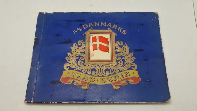 A/S Danmarks flag serie. Original (bemærk hagekors flagene)