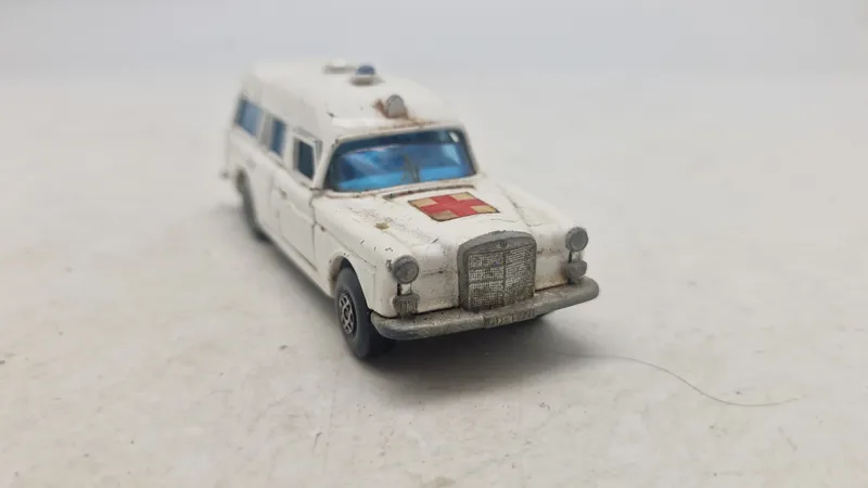 Original Dinky Toys Mercedes-Benz