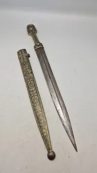 Kaukasisk Niello silver mounted dagger med skede