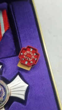 Japanese Red Cross Society Golden Order of Merit Medal af Sterling sølv  Original med æske