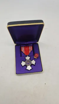 Japanese Red Cross Society Golden Order of Merit Medal af Sterling sølv  Original med æske