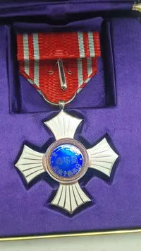 Japanese Red Cross Society Golden Order of Merit Medal af Sterling sølv  Original med æske