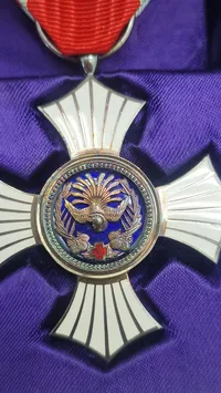 Japanese Red Cross Society Golden Order of Merit Medal af Sterling sølv  Original med æske