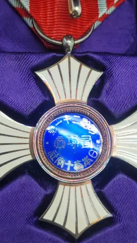 Japanese Red Cross Society Golden Order of Merit Medal af Sterling sølv  Original med æske