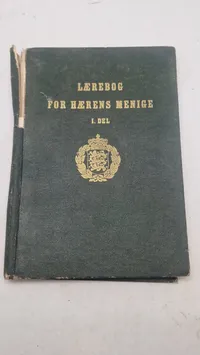 Samling lærebøger fra forsvaret