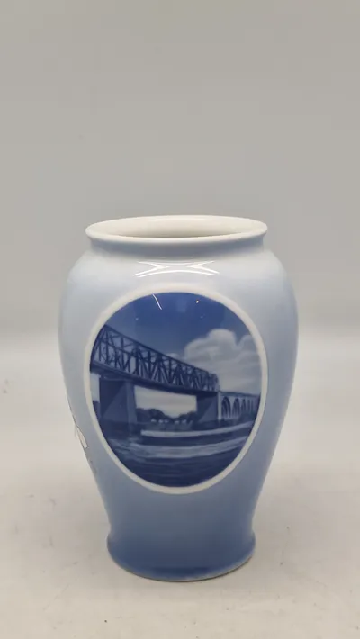 Royal Copenhagen Rundskuevase fra 1935