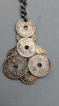 ww2 ur vedhæng lavet af mønter