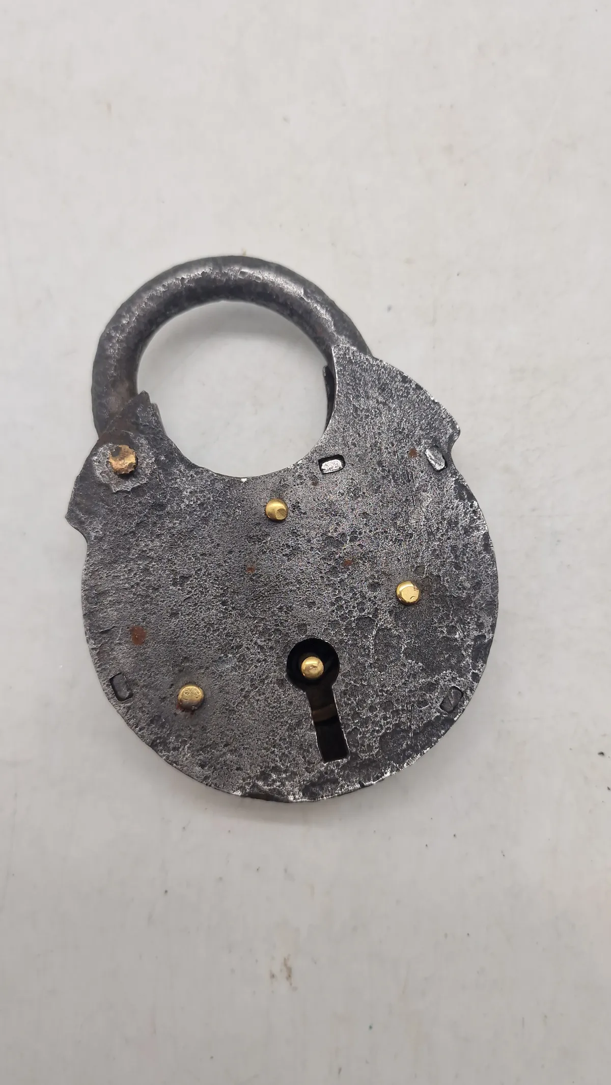 1800 tals hængelås