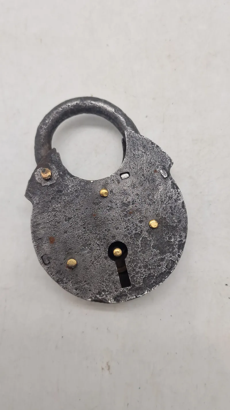 1800 tals hængelås