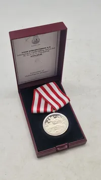 Dansk medalje for udsendte for Danmark med æske. Original