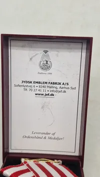 Dansk medalje for udsendte for Danmark med æske. Original