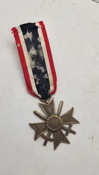 Kriegsverdienstkreuz 2. Klasse mit Schwertern. Original