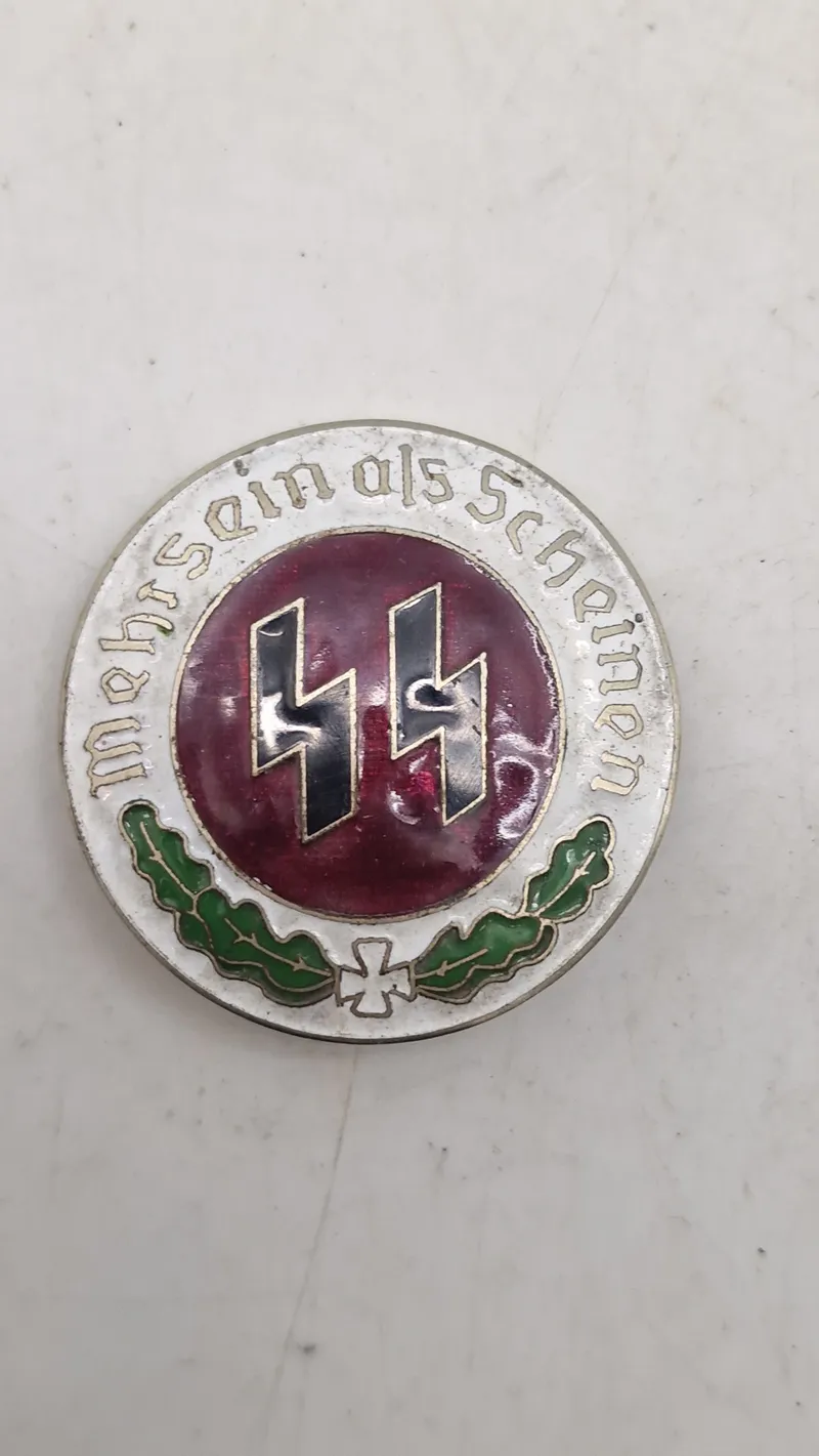 Waffen SS badge. Efterkrigs