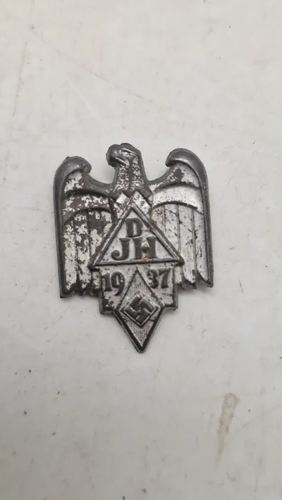 1937 DJH (Deutsches Jugendherbergswerk/German Youth Hostel Association) mærke. Original