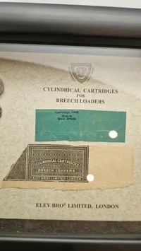 indrammet udstillingssæt med "Cylindrical Cartridges for Breech Loaders" fra Eley Bro Limited, London.