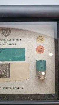 indrammet udstillingssæt med "Cylindrical Cartridges for Breech Loaders" fra Eley Bro Limited, London.