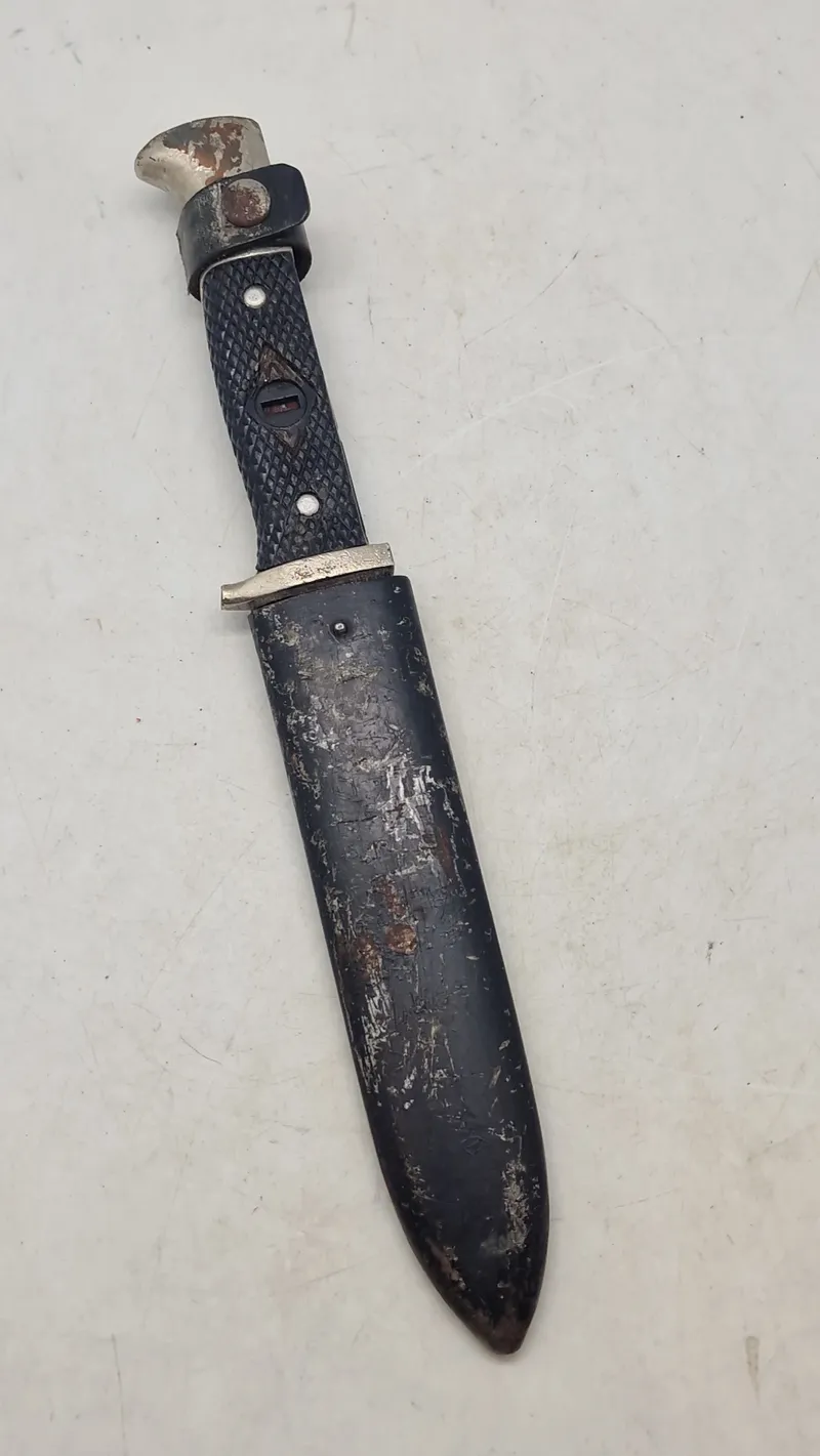 HitlerJugend kniv, postwar