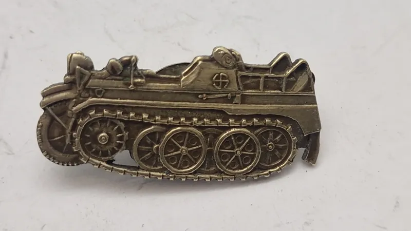 Pin med NSU Kettenkrad HK 101 (SdKfz 2)