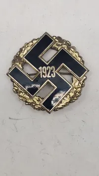 NSDAP General Honor Gau Badge fra 1923, efterkrigs