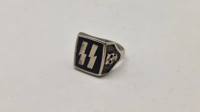 WW2 fingerring, efterkrigs