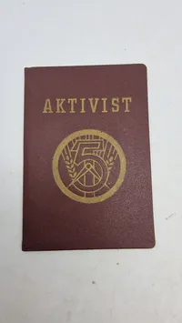Aktivist des Fünfjahrplanes" (Aktivist for femårsplanen) fra DDR (Østtyskland), original