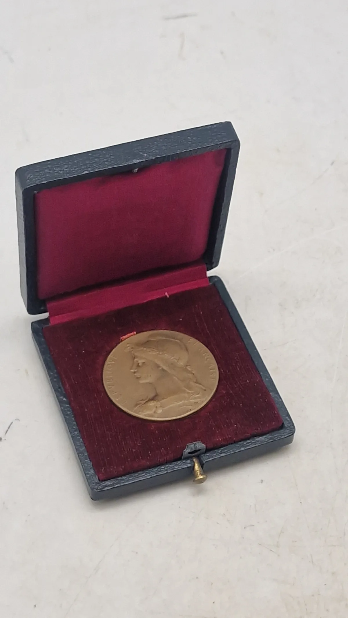Fransk medalje i æske