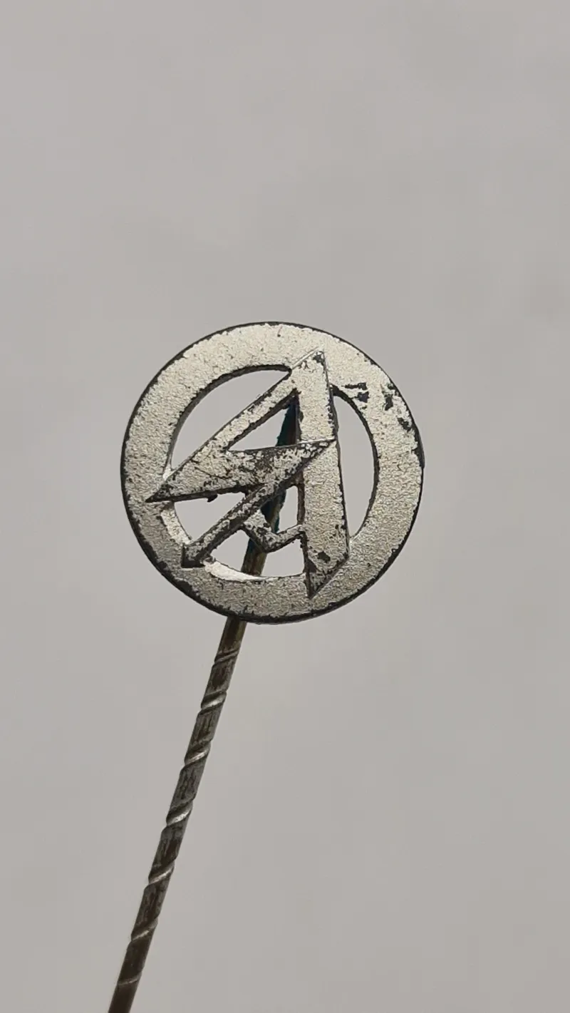 SA pin, original