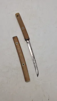 Veludført brevåbner som katana