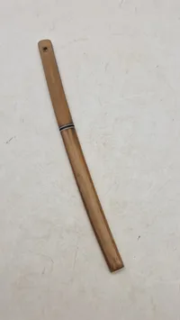Veludført brevåbner som katana
