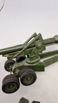 Legetøjskanon forstillende 155 mm “Long Tom”