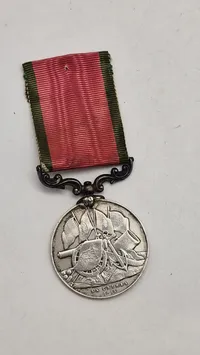 Turkish Crimea Medal 1855 af sølv, navngiven, til Englænder: SERGT JAS VALLANCE 10TH  HUSSARS original