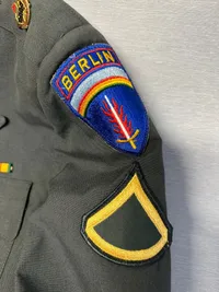 Original Amerikansk MP uniform fra Berliner brigaden, har også været i Vietnam
