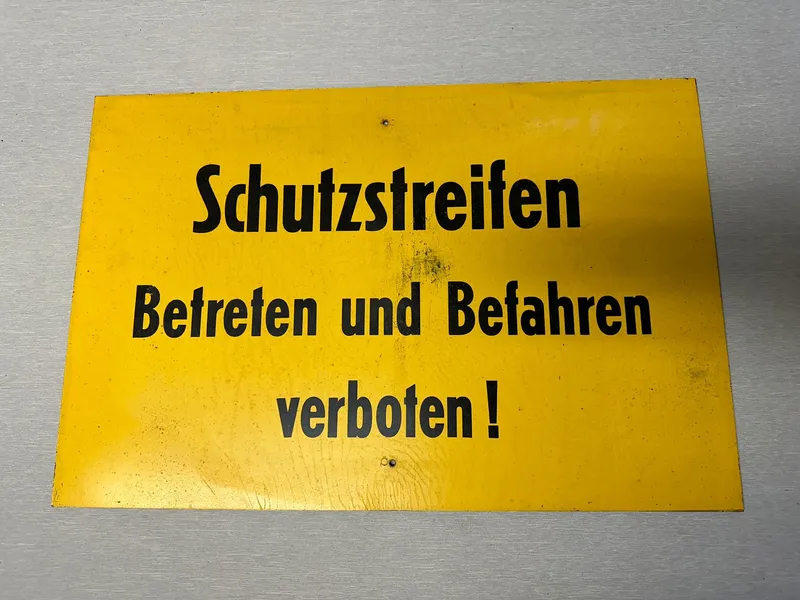 Originalt DDR bakelit skilt fra grænsen
