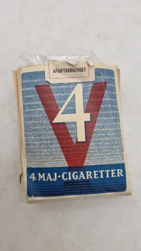 Sjælden indpakning til 4 maj cigaretter, original