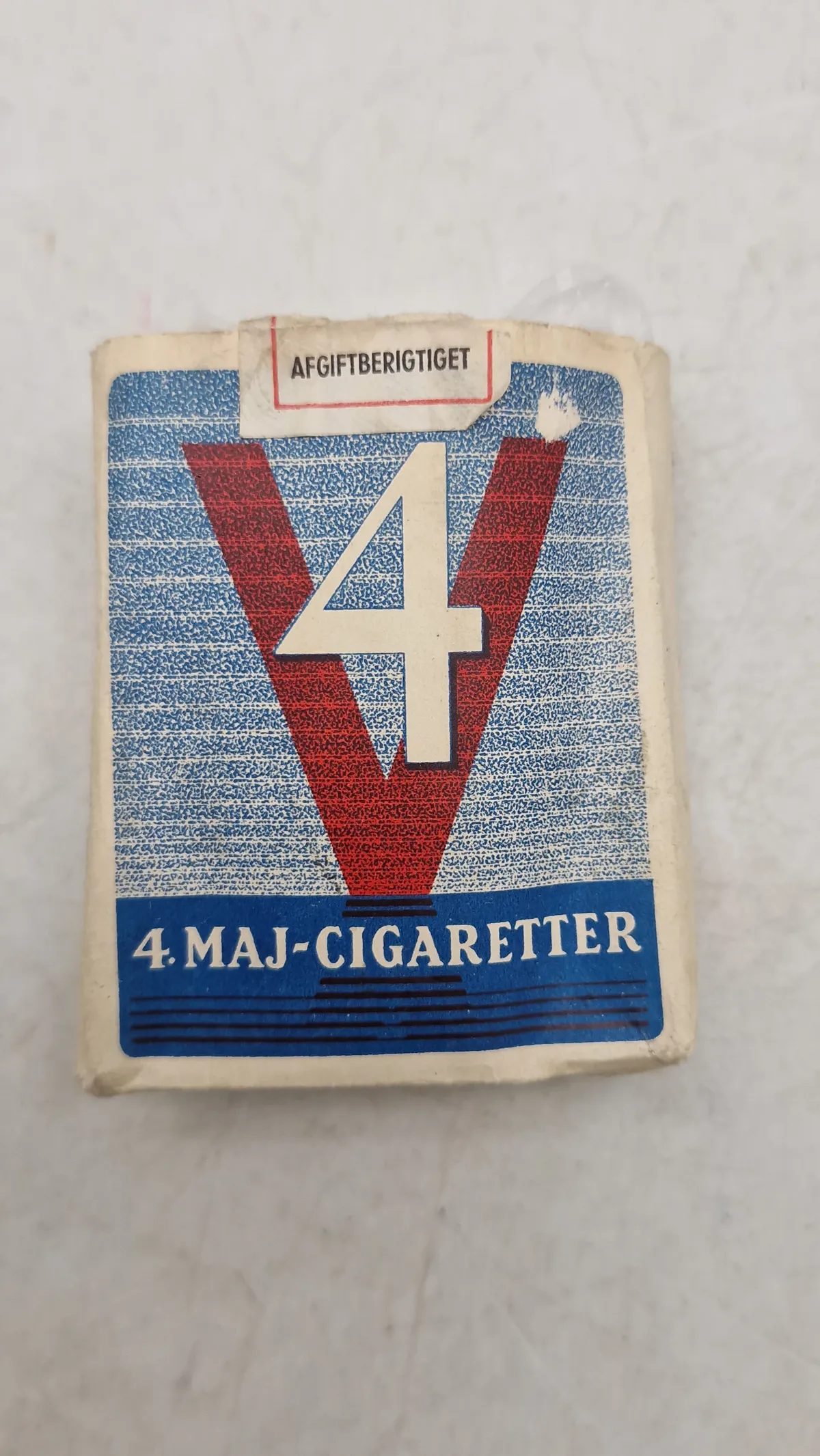 Sjælden indpakning til 4 maj cigaretter, original