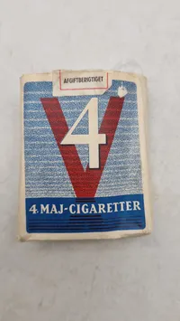 Sjælden indpakning til 4 maj cigaretter, original