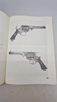 Gescichte und technik der europäischen militärrevolver - bind 1 & 2