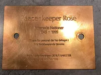 Originalt FN skilt “peace keeper rose”