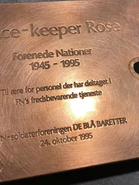 Originalt FN skilt “peace keeper rose”