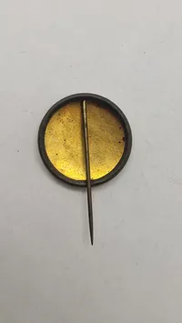 Winterhilfswerk 1933-34 "Wir haben geholfen" (Vi har hjulpet) badge. Originalt
