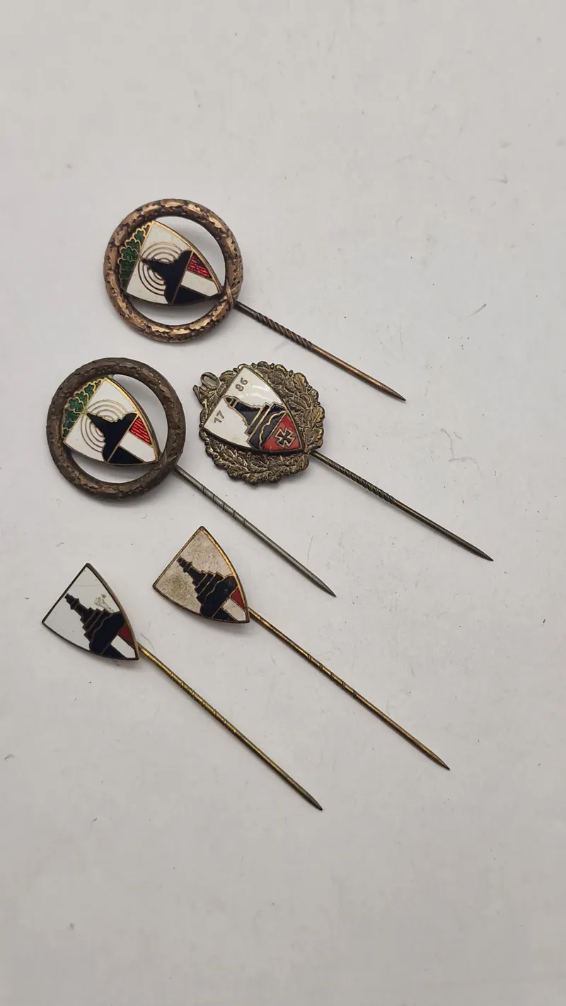 Küffhauser pins. Originale