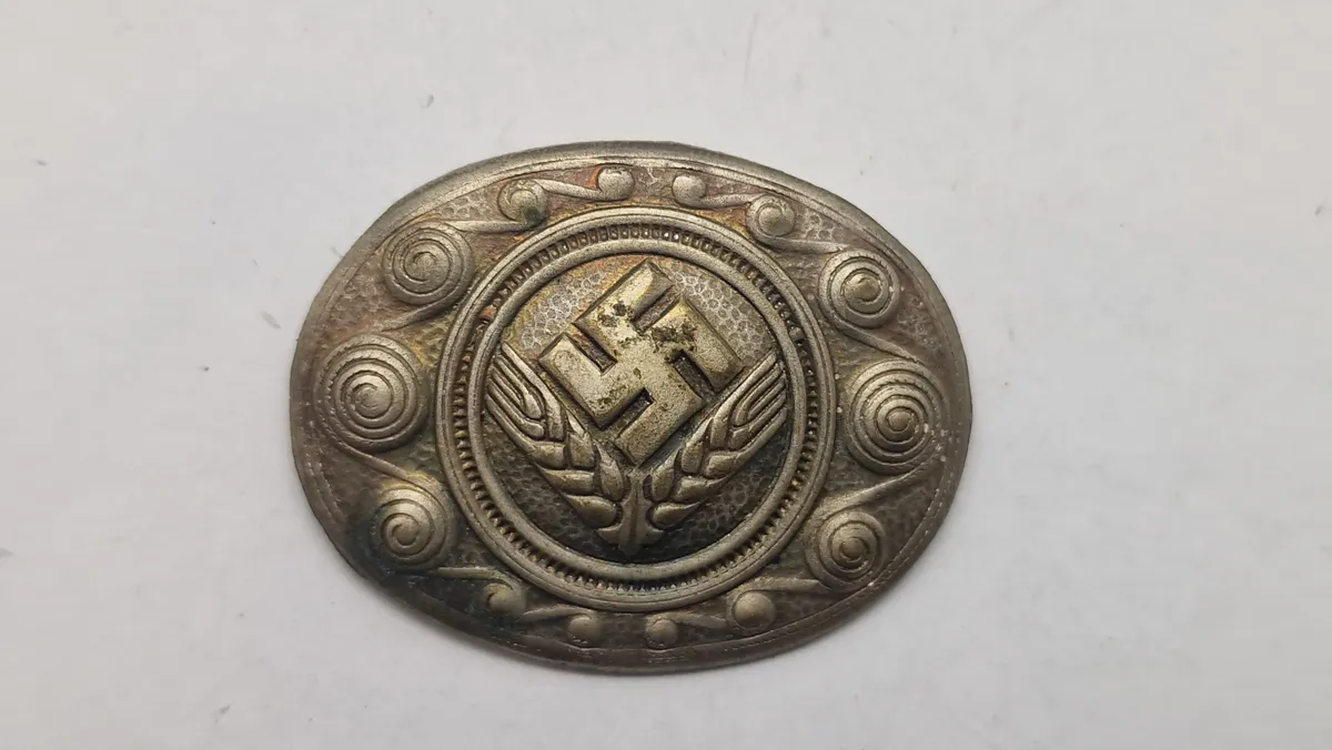 Reichsarbeitsdienst der weiblichen Jugend" (RADwJ) badge. Original