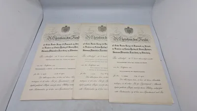Dokumenter tildelt Fritz Carl Vilhelm von Magius (1903–1969), med underskrifter af Kong Christian X og Frederik IX