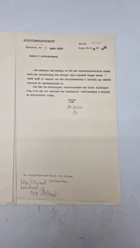 Dokumenter tildelt Fritz Carl Vilhelm von Magius (1903–1969), med underskrifter af Kong Christian X og Frederik IX