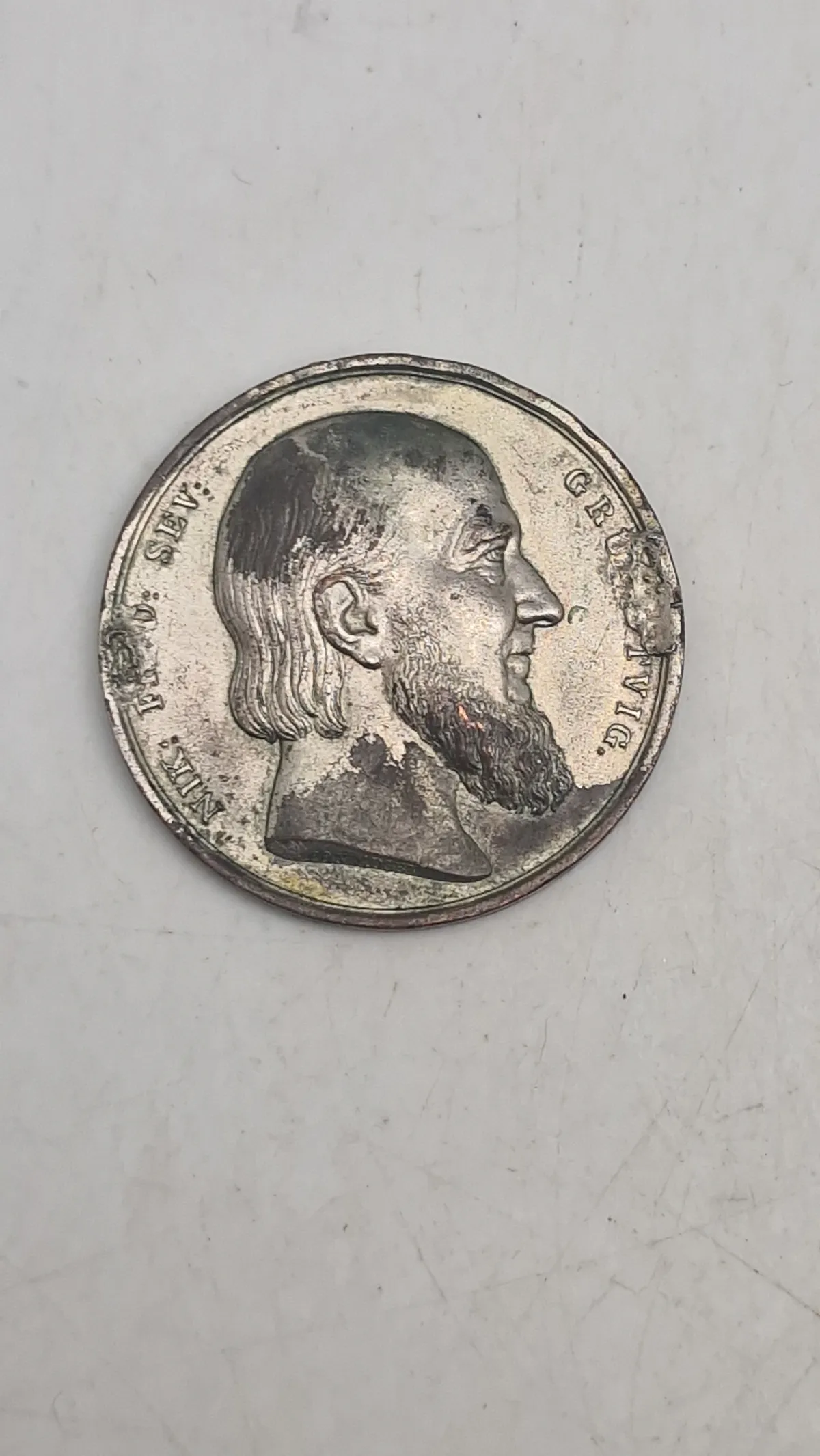 Medalje præget i 1861 for at markere 50-årsdagen for Niels Frederik Severin Grundtvig