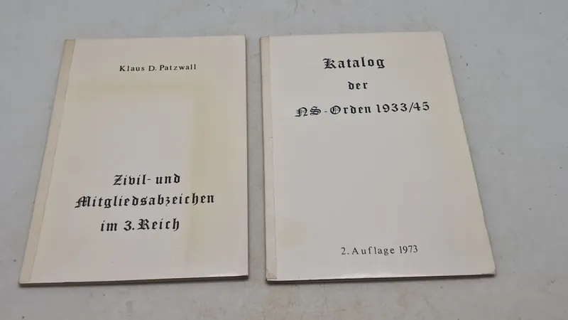 Hæfter om ordner og medaljer fra ww2