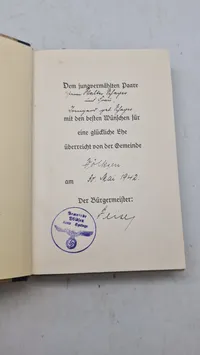 Bryllupsudgave af Mein Kampf. Original
