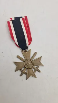 Kriegsverdienstkreuz 2. Klasse mit Schwertern. Originalt