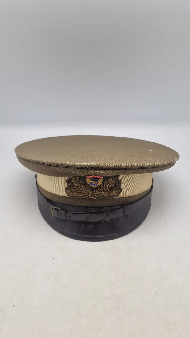 Dansk M/23 kasket, dateret 1939 og navngiven med prøjsisk skygge. Original